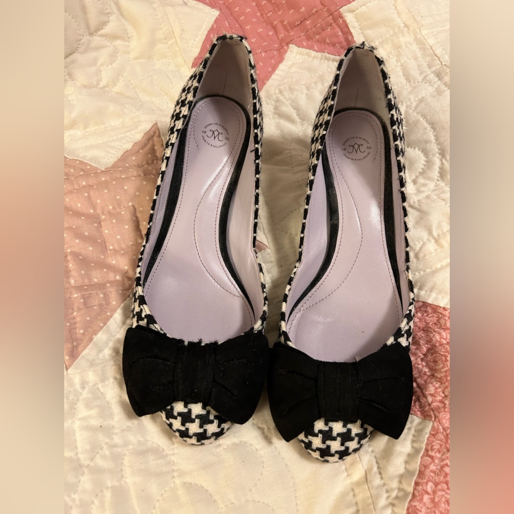 Johnston & Murphy Ladies Pumps